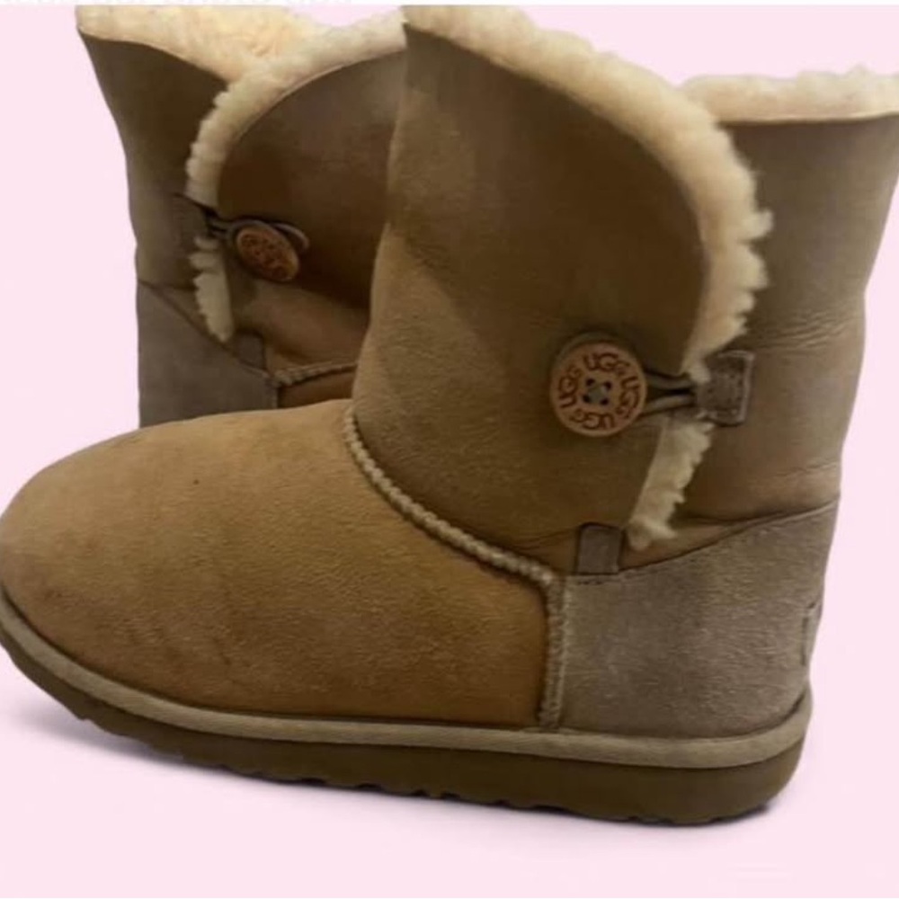 UGG Mini Bailey Shearling Boots with Chestnut Siz… - image 1